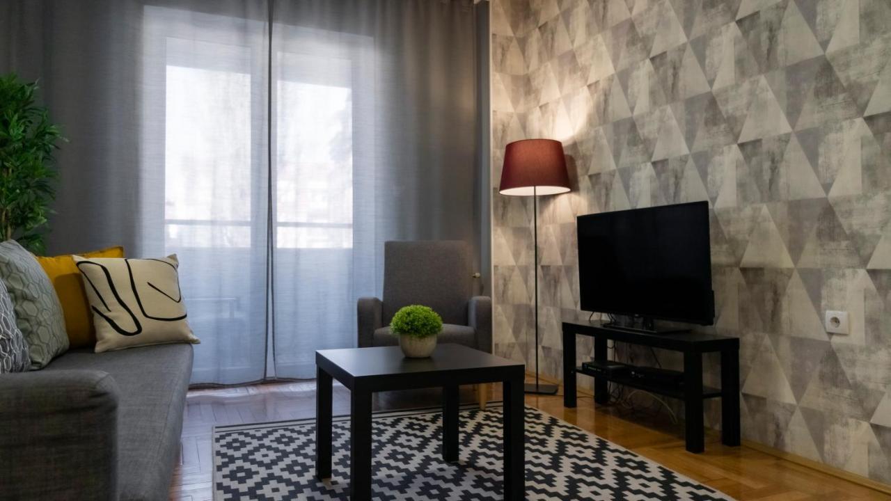Central Fenix Apartment - Free Private Parking-Fast Wi-Fi 诺威萨 外观 照片