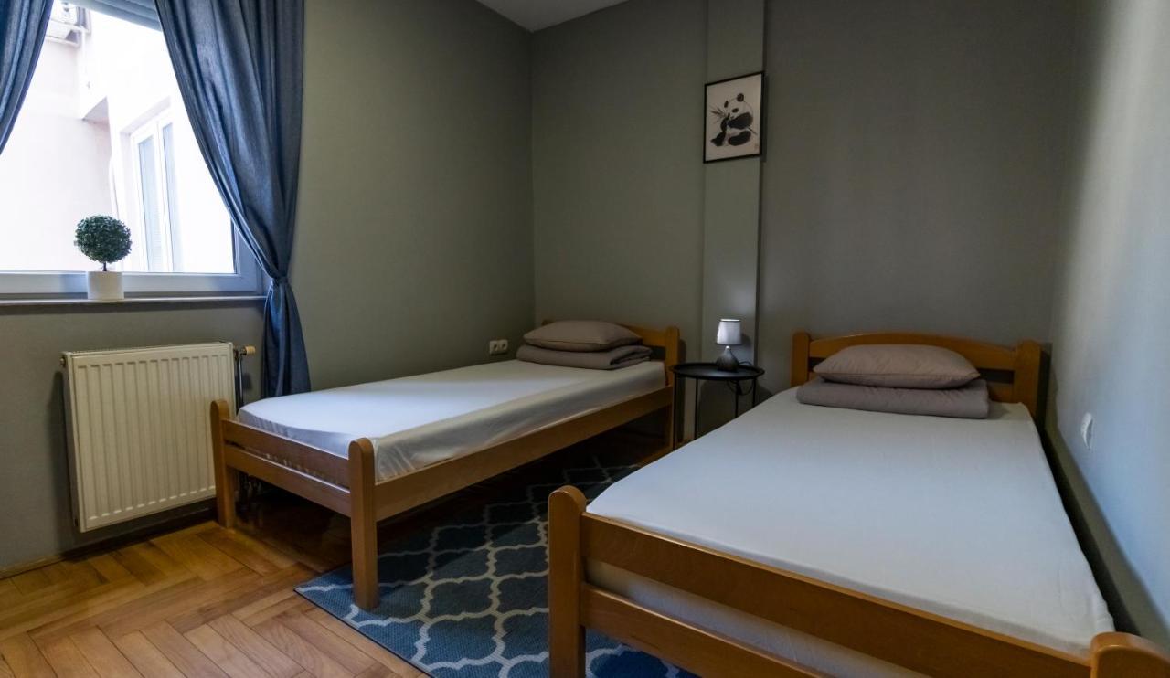 Central Fenix Apartment - Free Private Parking-Fast Wi-Fi 诺威萨 外观 照片