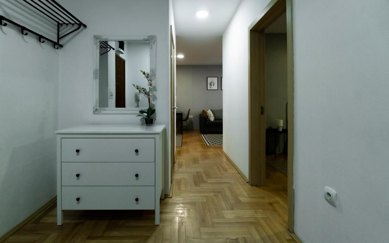 Central Fenix Apartment - Free Private Parking-Fast Wi-Fi 诺威萨 外观 照片