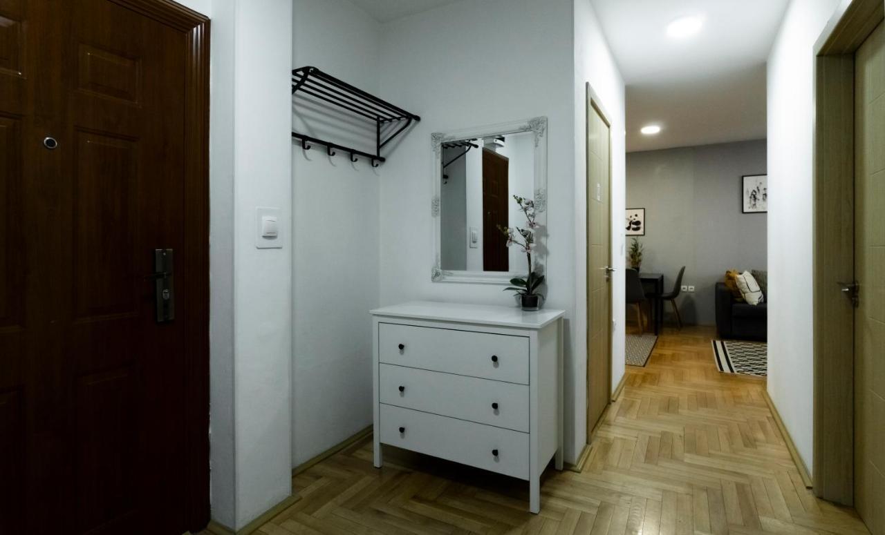 Central Fenix Apartment - Free Private Parking-Fast Wi-Fi 诺威萨 外观 照片
