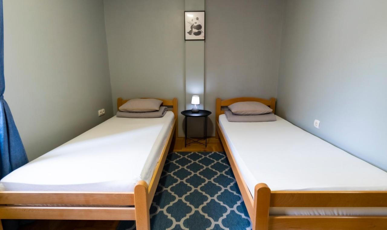 Central Fenix Apartment - Free Private Parking-Fast Wi-Fi 诺威萨 外观 照片