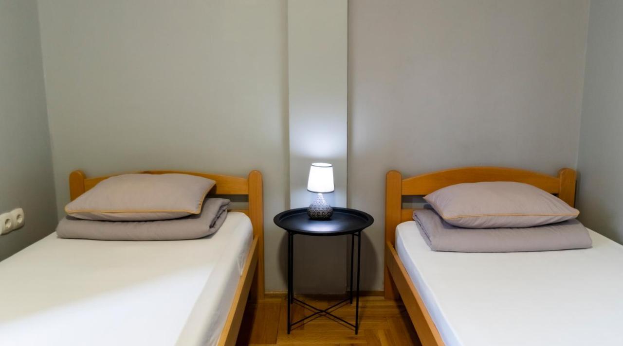 Central Fenix Apartment - Free Private Parking-Fast Wi-Fi 诺威萨 外观 照片