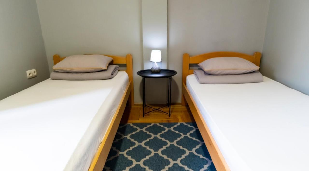 Central Fenix Apartment - Free Private Parking-Fast Wi-Fi 诺威萨 外观 照片
