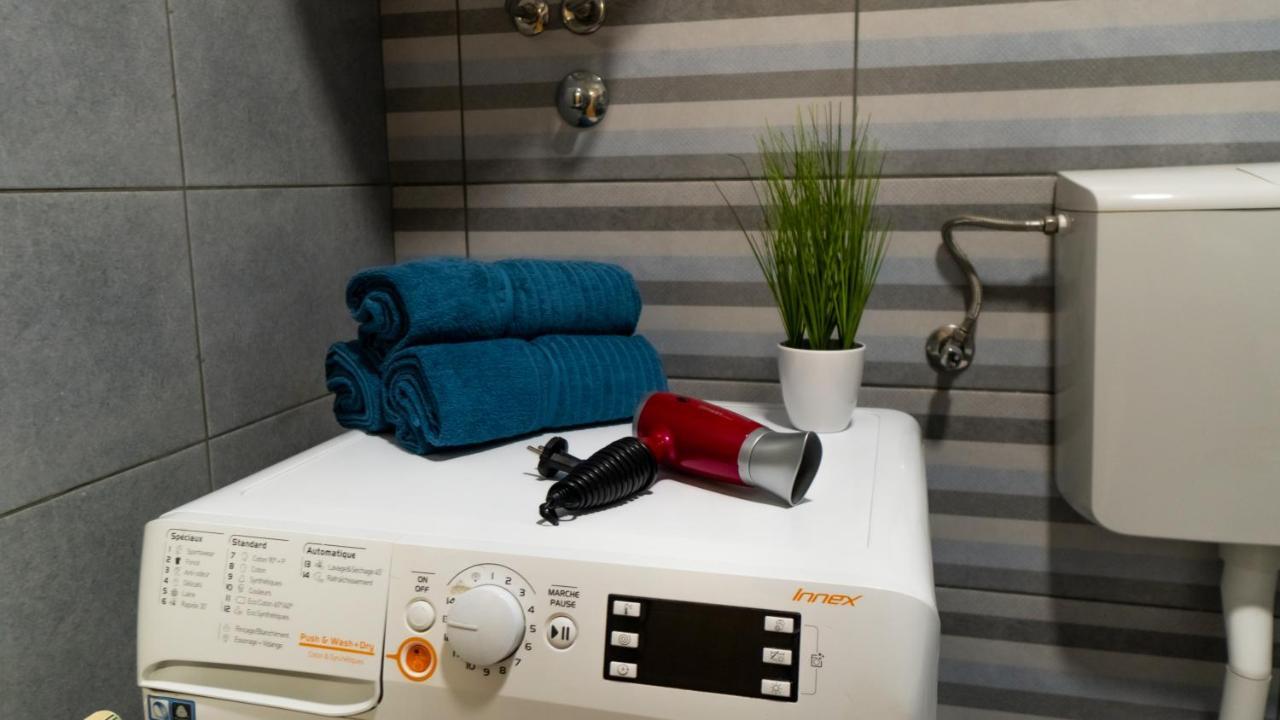 Central Fenix Apartment - Free Private Parking-Fast Wi-Fi 诺威萨 外观 照片